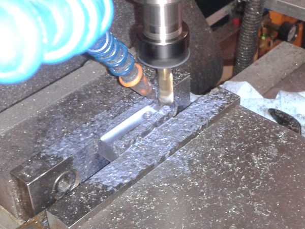 Cutting transfer block groove