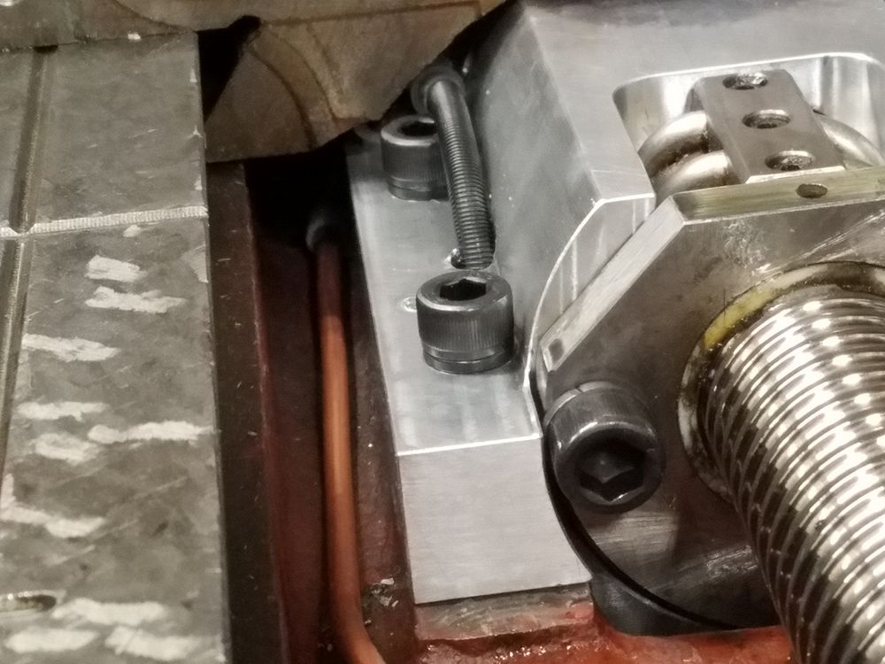 Y axis lube line